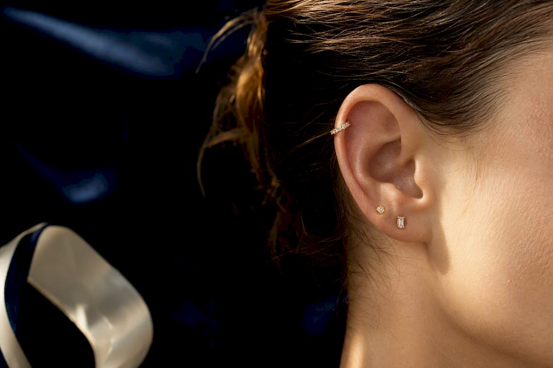 Anonymous ear profile with subtle three-piece stack