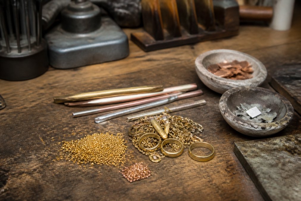 Recycled metals for custom jewellery: a guide